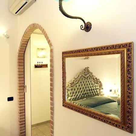 Opera Apartment *